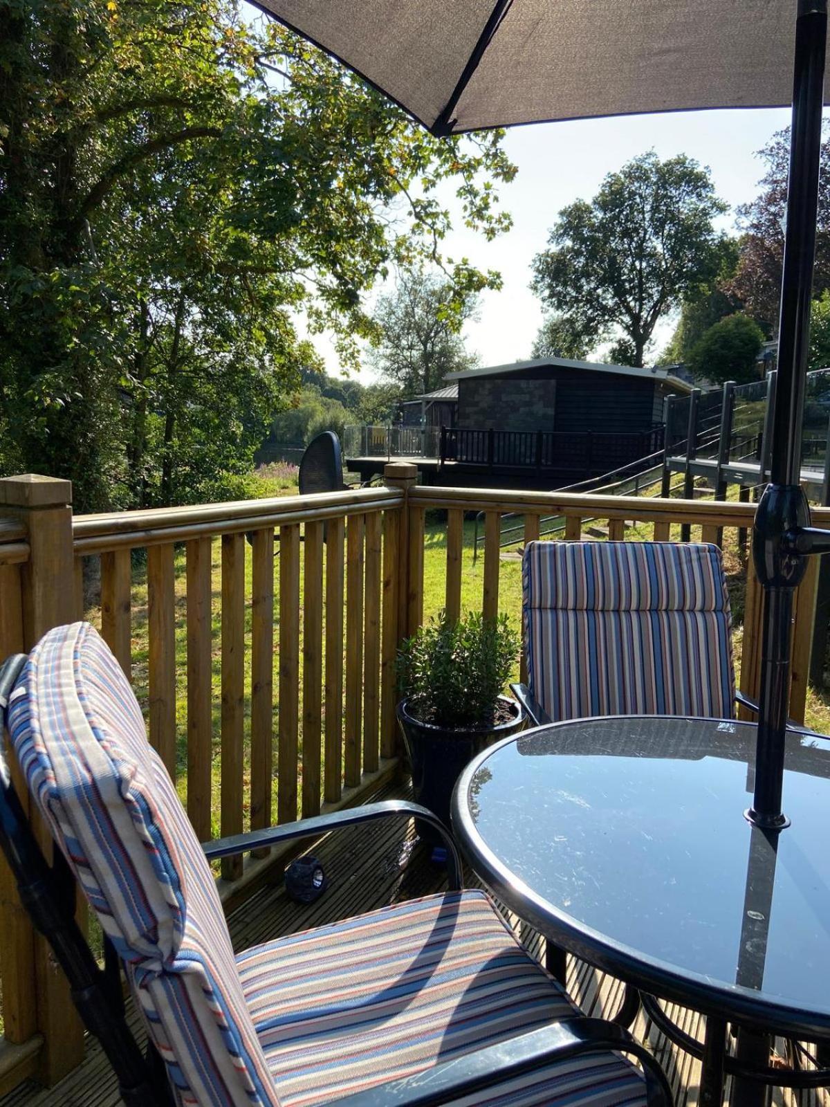 Chalet 64, Lakeside, Glan Gwna Holiday Park Caernarfon Extérieur photo
