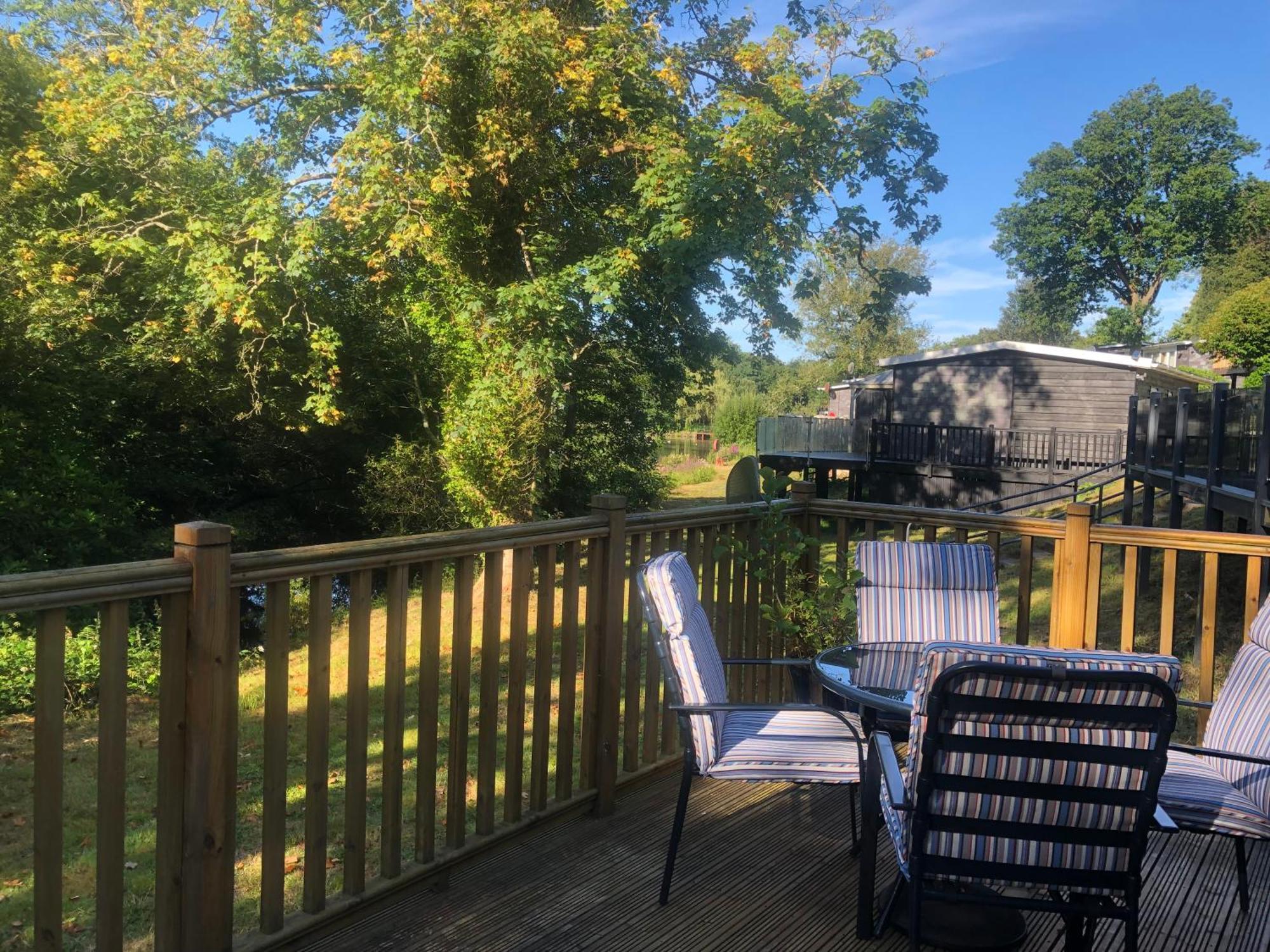 Chalet 64, Lakeside, Glan Gwna Holiday Park Caernarfon Extérieur photo
